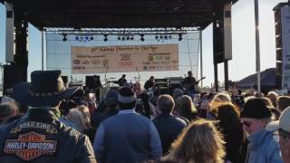 Blue oyster cult live thunder by the bay