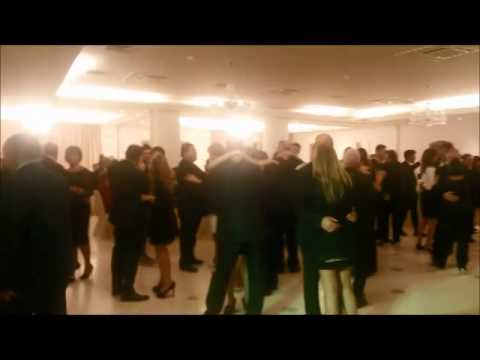 Ballo lento  con tutti gli invitati  " Vivo per lei "