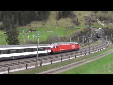 LE 460 SBB IN TRANSITO A WASSEN (CH) CON SORPRESA FINALE, LINEA DEL GOTTARDO. 25 - 4 - 2015