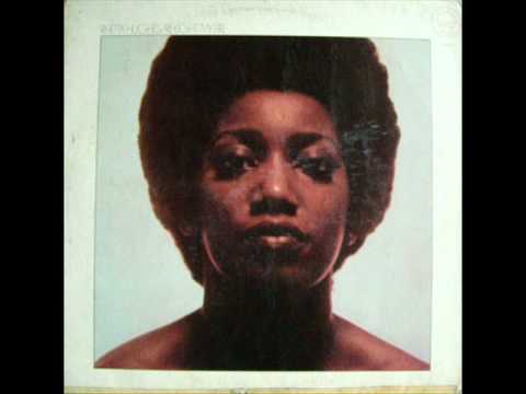 Rhetta Hughes - Walk on by.wmv
