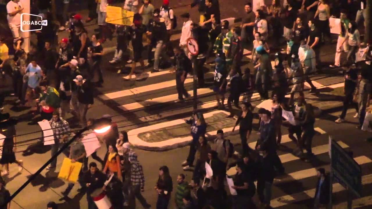 "Hoje eu estou feliz, eu vim pra rua pra mudar o meu país"; confira video do protesto no Grande ABC