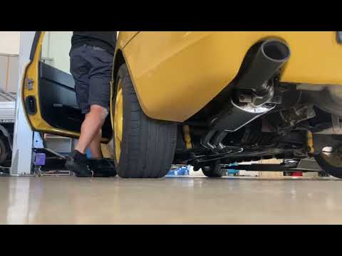 Thumbnail for PORSCHE 968 Exhaust SOUND 📣 Serie VS Don Silencioso ROAR 🦉🎯 by Porsche 968
