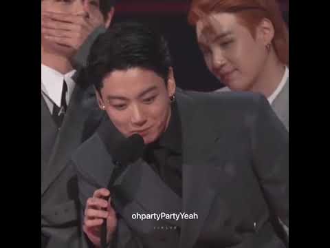 WAIT TILL END😂JUNGKOOK'S ENGLISH SPEECH AT AMAS #JINKOOK #FOCUSON #BTSARTISTOFTHEYEAR #JK