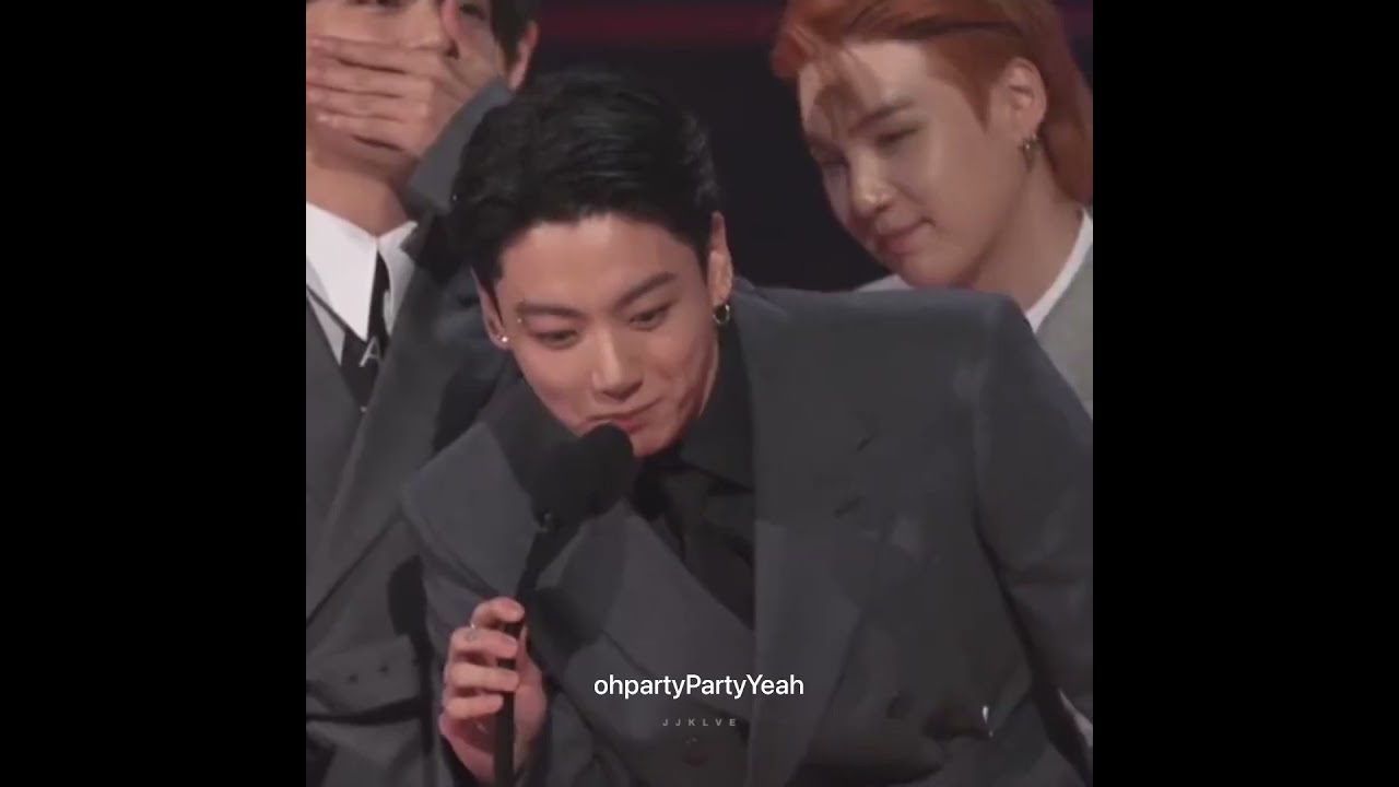 WAIT TILL END😂JUNGKOOK'S ENGLISH SPEECH AT AMAS #JINKOOK #FOCUSON #BTSARTISTOFTHEYEAR #JK