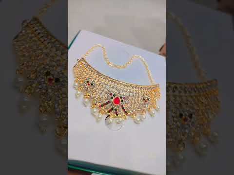 Gold necklace set