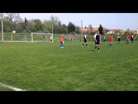 Dorost TJ Sokol Újezdec - FK Troubky - trojka z padesáti metrů ;)