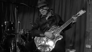 Papa George &amp; Alan Glen - Crawling King Snake