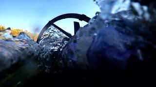 アウトドアでもモバイル機器を充電できる水力発電機「Enomad-Uno」を