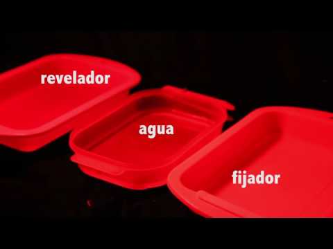 Impresión de fotos en el cuarto oscuro