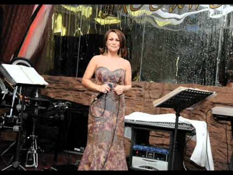 Assyrian music   Julie Yousif   جولي يوسف   خكا يقورا