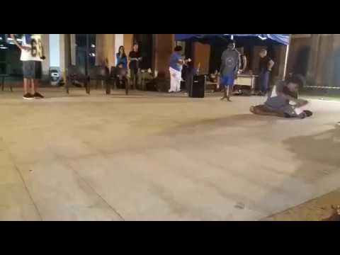 passinho foda - ANDRE DANÇARINO BRABO VS LARANJINHA RITMADO  ( batalha do museu  2018 )