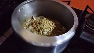 Arroz com lentilha e frango na panela de pressão