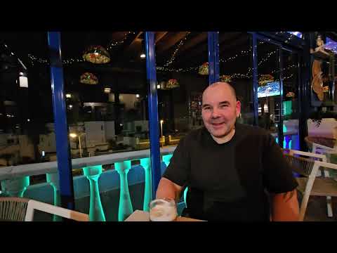 On our first evening in Puerto del Carmen, Lanzarote we went to The Spinnaker Bar & Restaurant. 