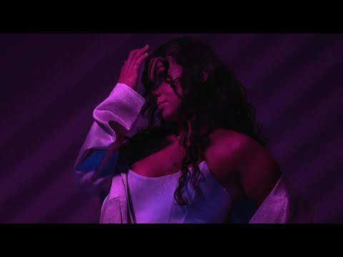 Karolina Szczurowska - Tyle barw  [Official Video]