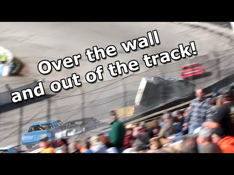 Austin Baum flips over the wall | Salem Speedway 2022 Halloween 200