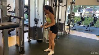 Extensión de tríceps en barra