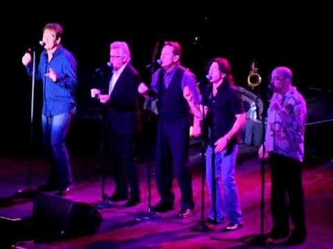 Huey Lewis and The News sings Sixty Minute Man at Hard Rock Live in Hollywood, Florida