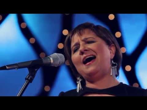 LAURA CANOURA - ''Al Sur de Tu Corazón'' (HD) - Autores En Vivo // Ciclo 4