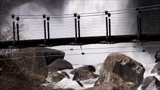 新潟県妙高市 苗名滝(日本の滝百選) 2017年春