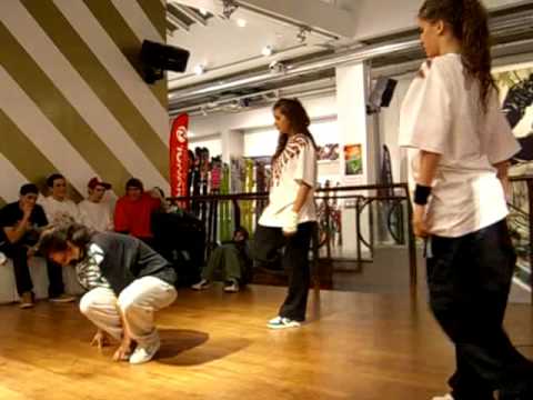 download lagu mp3 mp4 Kill Bill Andorra, download lagu Kill Bill Andorra gratis, unduh video klip Kill Bill Andorra