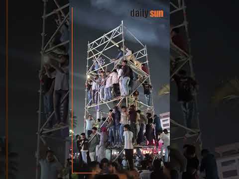 যমুনা ফিউচার পার্কের কনসার্ট যেভাবে উপভোগ করছে দর্শকরা | Daily Sun Bangla