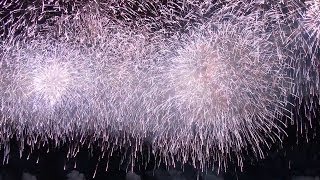 preview picture of video '熱海 冬の花火 2013 Atami sea fireworks display'