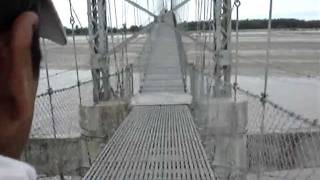 preview picture of video 'Nepal suspension bridge'