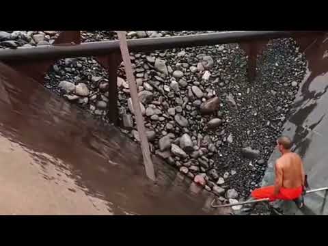 The barge unloads 3200 tons of cobblestone, I like the sound of the rock flow.  How do you like it?