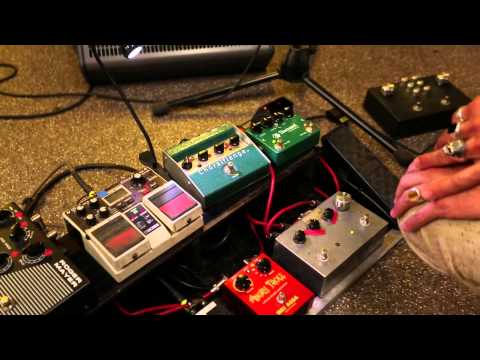 Ruben Block van Triggerfinger en zijn pedalboard (Musicmaker)