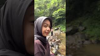 Download lagu playing at the waterfall #shorts mp3