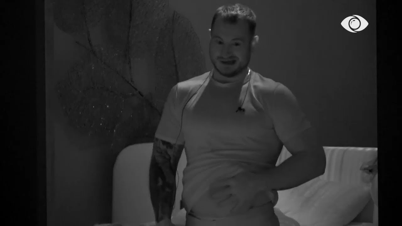“Atlet, atlet…”/ Xumi vijon imitimet: E ecura e Jozit dhe Lorit kur ngrihet nga gjumi