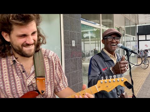 Randomly met the master of Blues in the Streets  - Spontaneous Improvisation
