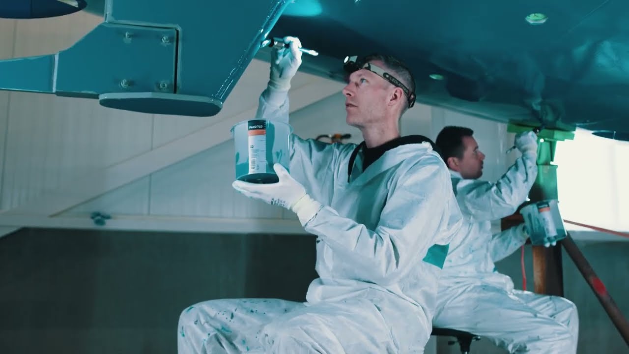 Wrapping the Bestevaer 36 Sailing Yacht with MacGlide™ Foil