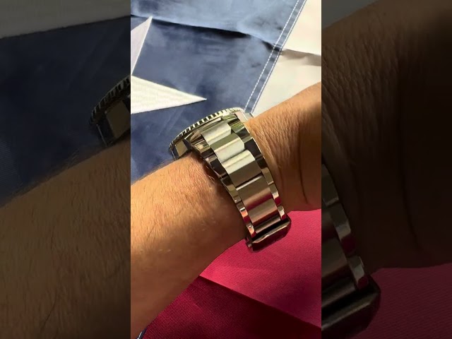 Vídeo relacionado con Oris Aquis 41,5 mm 01 733 7787 4157-07 8 22 04PEB Green, Verde, Moderno