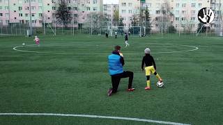 „Wykopmy Rasizm ze Stadionów” – trening z siedmioletnim piłkarzem Siarki Tarnobrzeg, 7.04.2019.