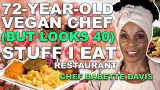 Download lagu 72-Year-Old Vegan Chef Is Defying Age with Plant-Based Soul Food - Peeled Cooking Competition mp3
