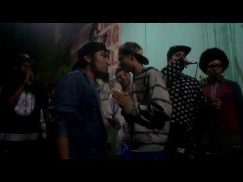 Doug vs Bactéria - 200,05 Batalha do Tanque ( Não Oficial )