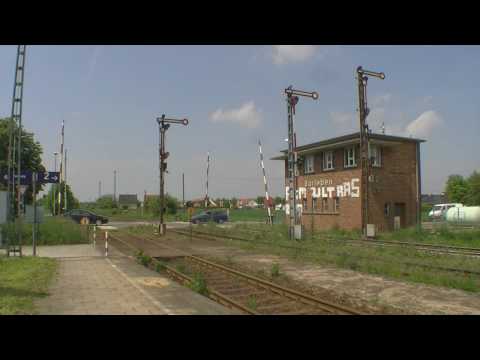(HD) Bahnübergang "Breiteweg" in Barleben mit Desiro