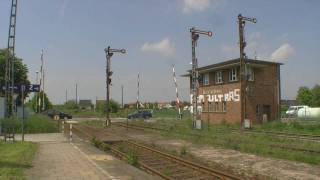 preview picture of video '(HD) Bahnübergang Breiteweg in Barleben mit Desiro'