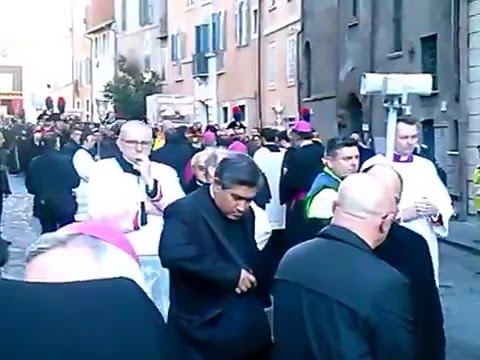 SAN PIO DA PIETRELCINA. PROCESSIONE A SAN PIETRO
