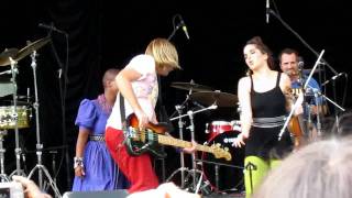 Freshlyground singing Doo Be Doo at Summer Stage