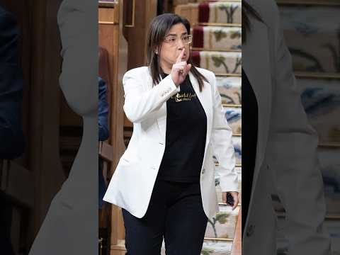 El momento íntegro de la expulsión de Ana Vázquez por sacar un spray de gas pimienta #shorts