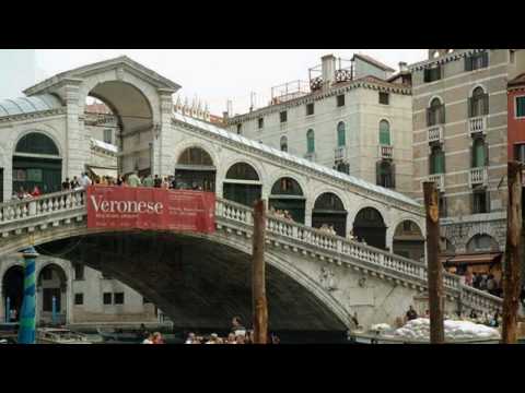 (HD 720p) "O, Sole Mio", On a Venetian Gondola