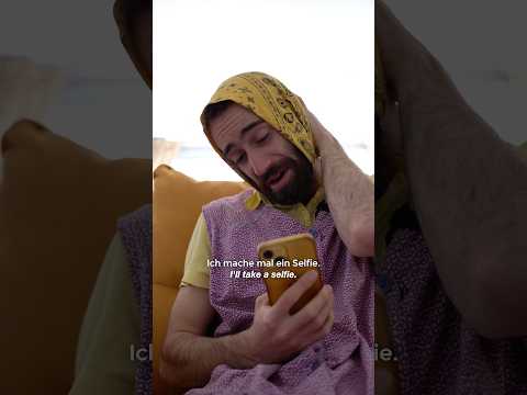 Oma und ihr Whatsapp Status #comedy #humor #lustig #skit #buonomemes