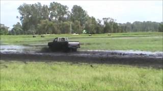 preview picture of video '1990's Black Ford Mud Boggin @ Wood County 4 Wheelers 7-20-2013'