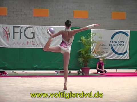 Brussels-Cup 2010 - Junior Ball - 01 Nina EVRARD