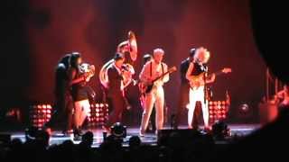 Optimist David Byrne & St Vincent