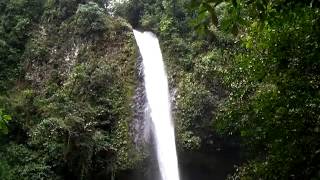 preview picture of video 'La Fortuna Waterfall'