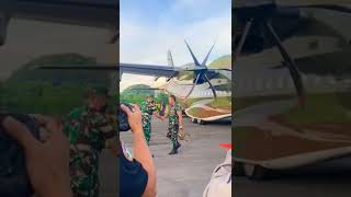 Download lagu Panglima TNI Indonesia Tiba di Bandara Ende mp3