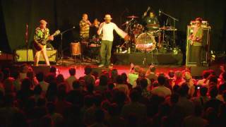 Seu Jorge performs "Cirandar" on Quick Hts